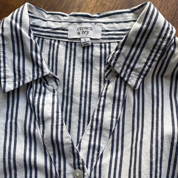 V neck button down - Picture 2 of 2
